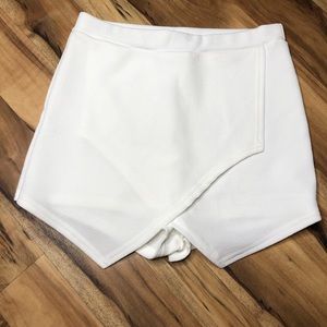 Envelope skort white NWT size 12